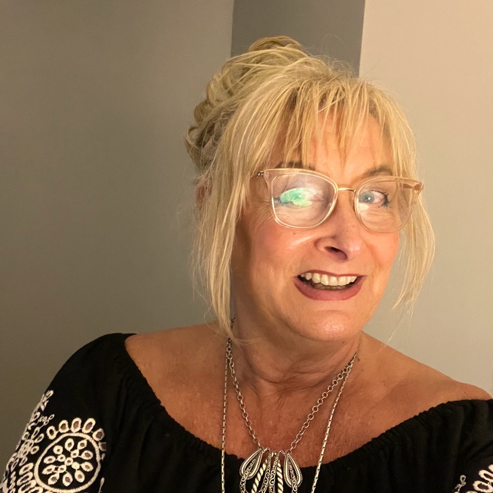 Meet your Posher, Carolyn